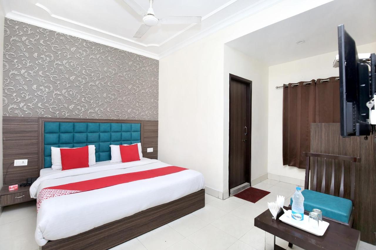 Oyo 12354 Hotel Sangreela Amritsar Exteriér fotografie