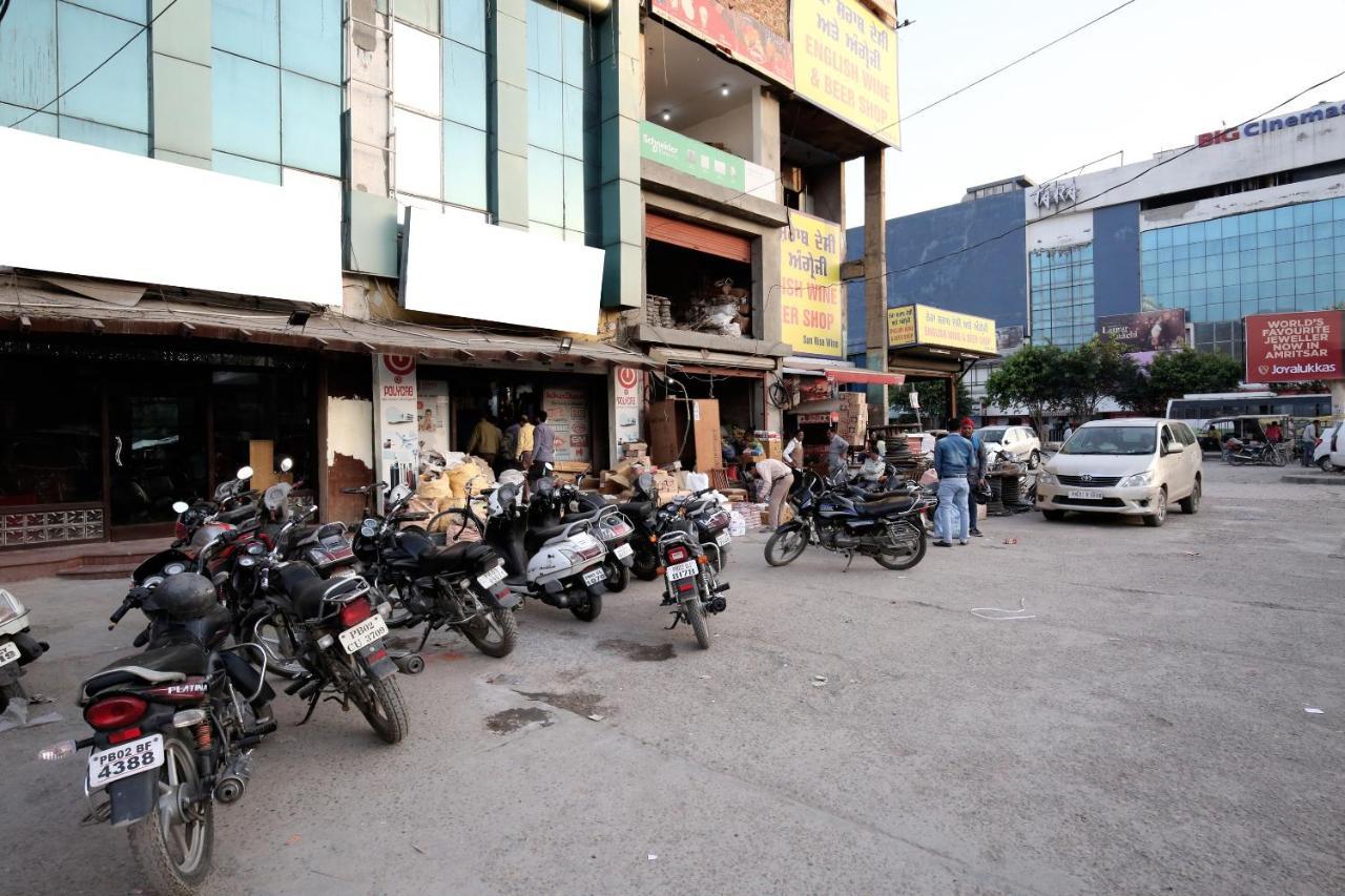 Oyo 12354 Hotel Sangreela Amritsar Exteriér fotografie