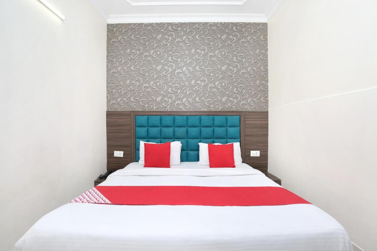 Oyo 12354 Hotel Sangreela Amritsar Exteriér fotografie