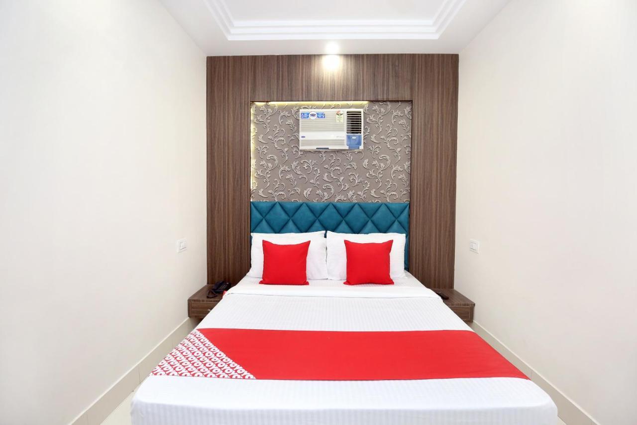 Oyo 12354 Hotel Sangreela Amritsar Exteriér fotografie
