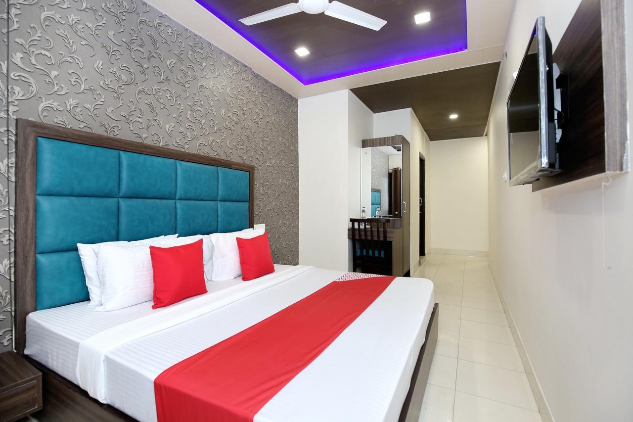 Oyo 12354 Hotel Sangreela Amritsar Exteriér fotografie